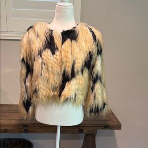 Elegant Faux Fur Jacket with Black and Tan Pattern